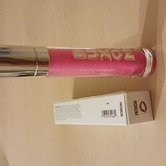 Buxom Patricia Full On Plumping Lip Polish Glass-Vibrant Fuchsia Shade - Picture 5 of 5